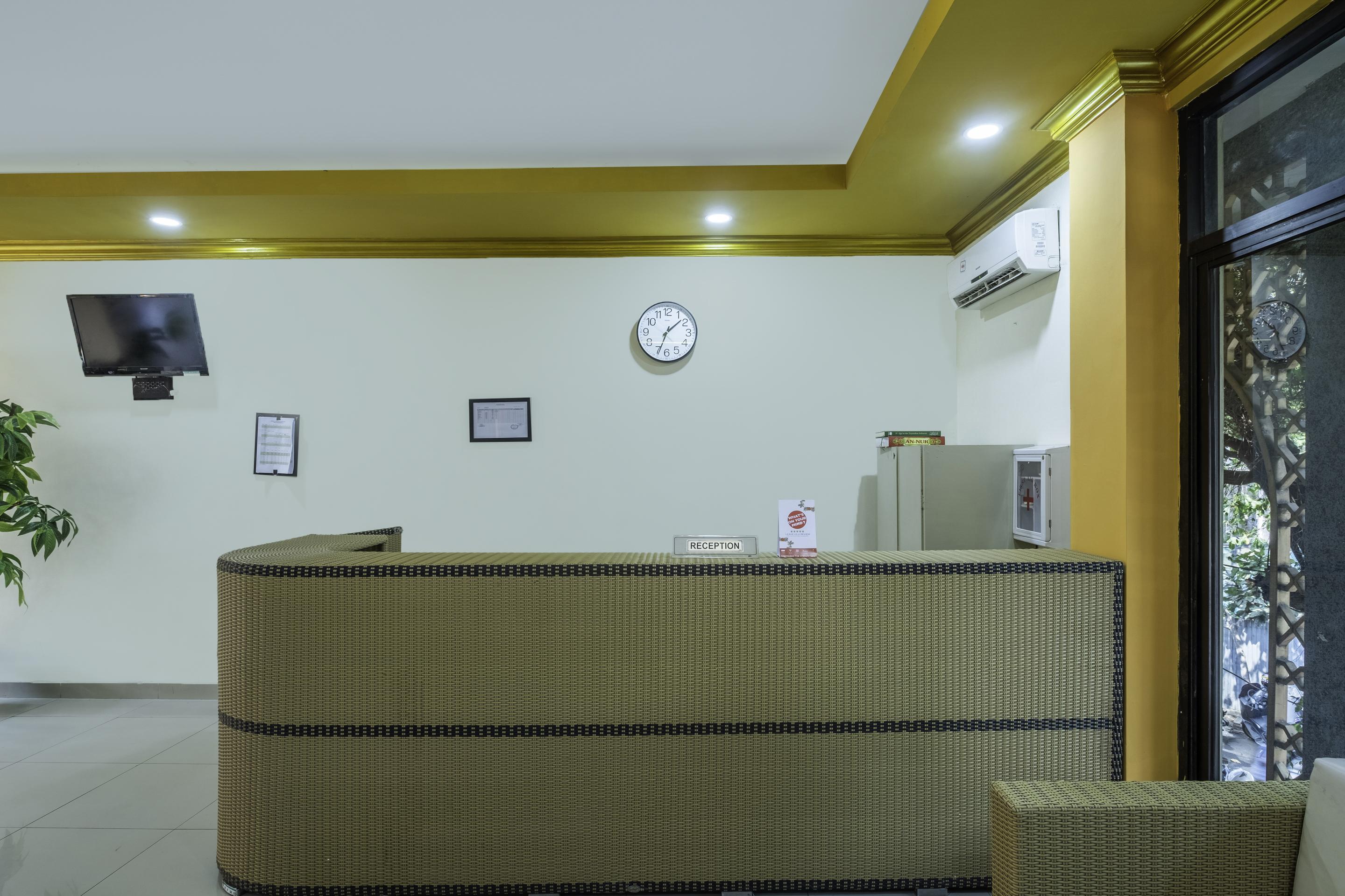 Oyo 2132 Pondok Avicenna Cirebon Εξωτερικό φωτογραφία