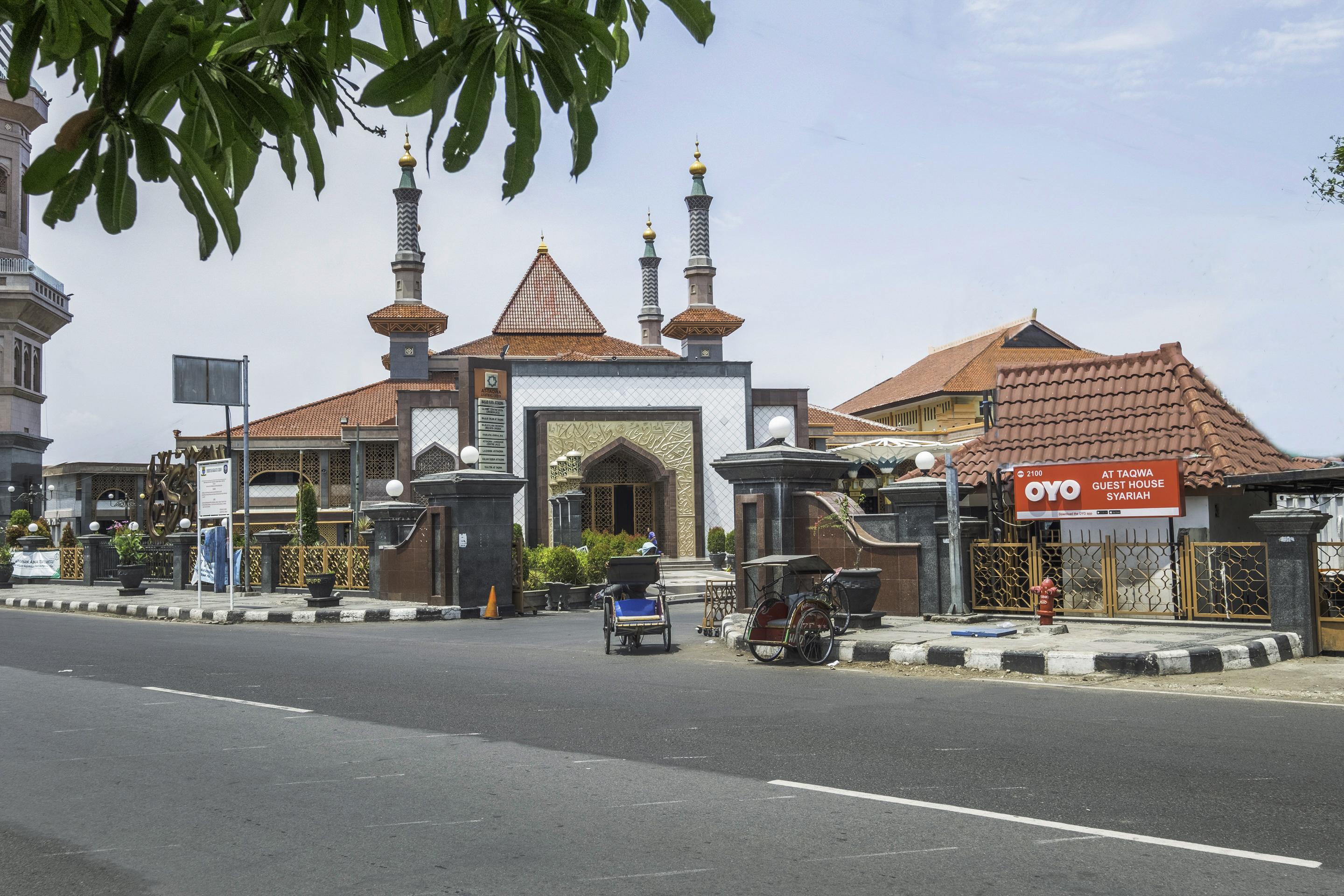 Oyo 2132 Pondok Avicenna Cirebon Εξωτερικό φωτογραφία