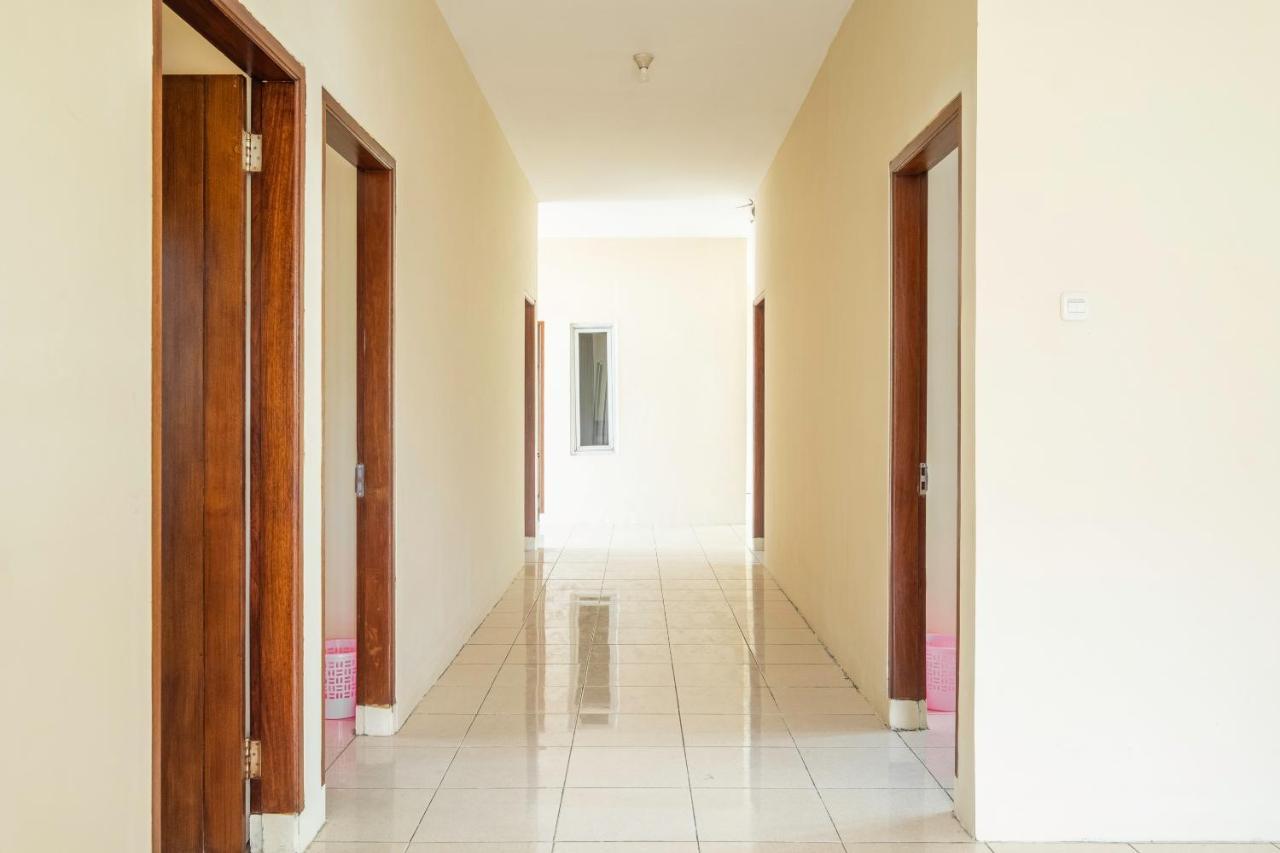 Oyo 2132 Pondok Avicenna Cirebon Εξωτερικό φωτογραφία