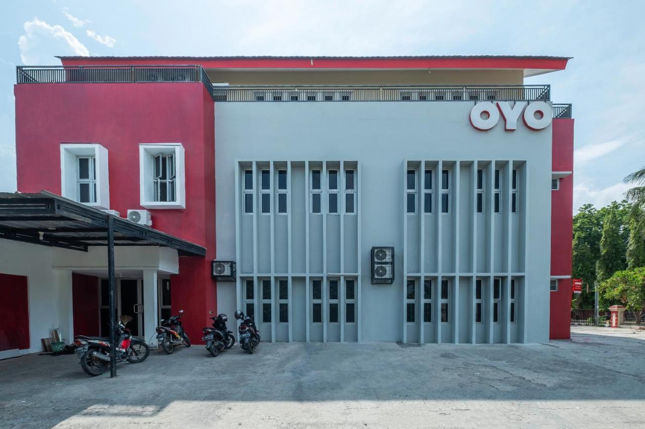 Oyo 2132 Pondok Avicenna Cirebon Εξωτερικό φωτογραφία