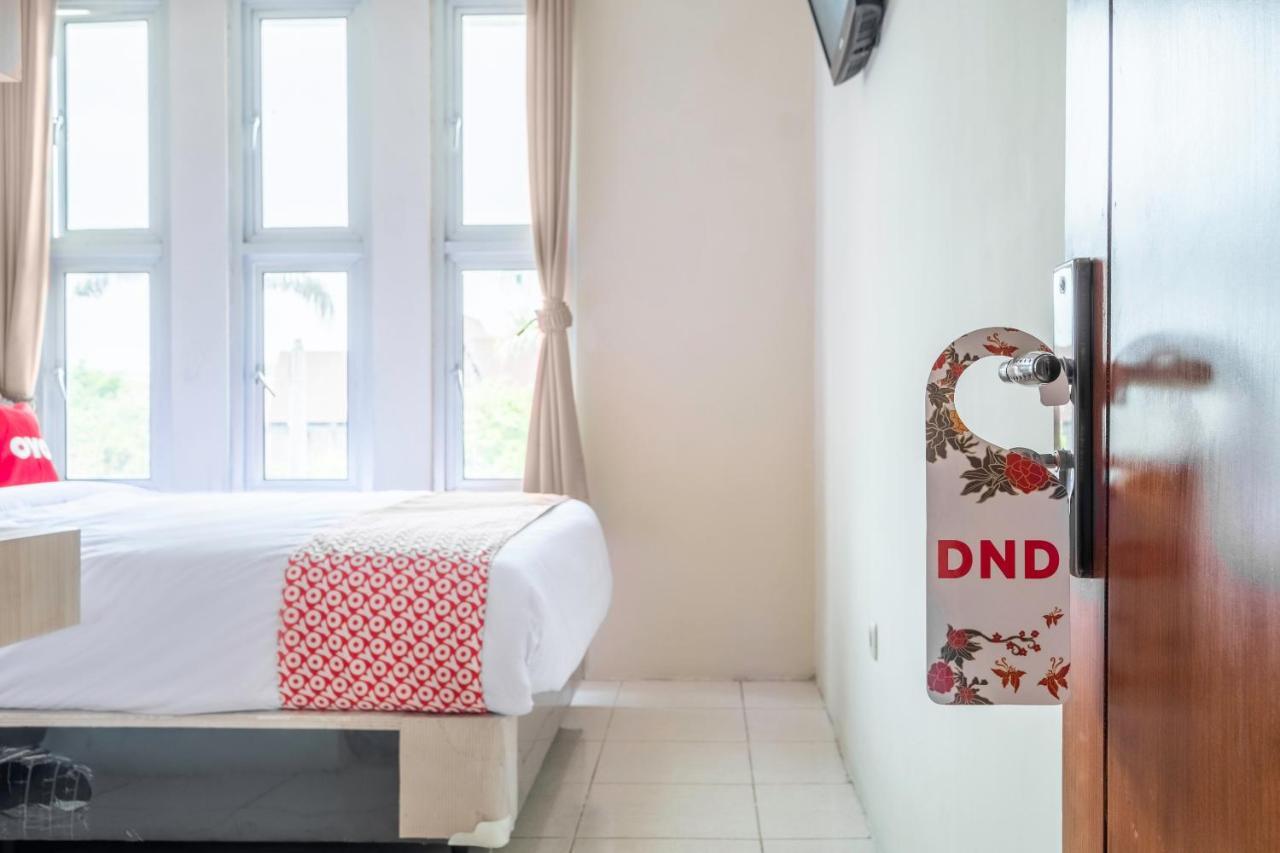 Oyo 2132 Pondok Avicenna Cirebon Εξωτερικό φωτογραφία